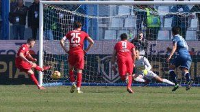 Con Icardi en la tribuna