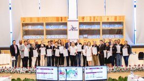 JNE entregó acta con cierre de escrutinio a partidos políticos y candidatos por libre postulación