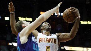 Williams y Belinelli encabezan triunfo de Hornets ante Hawks