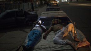 Escasea el combustible en Venezuela