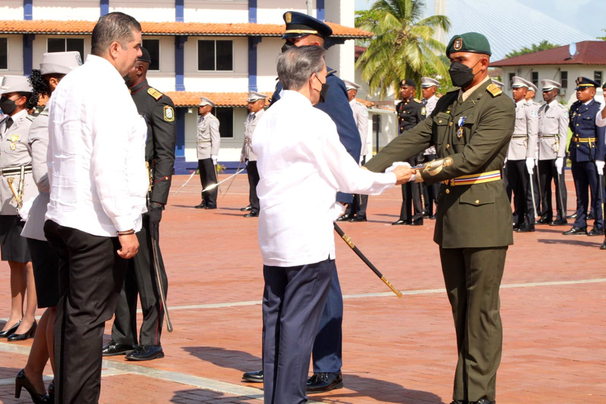 90 nuevos subtenientes gradúa la Policía Nacional