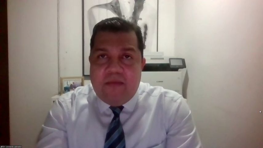El doctor Leonardo Labrador siguió virtualmente la audiencia desde el centro donde cumplía la detención provisional.