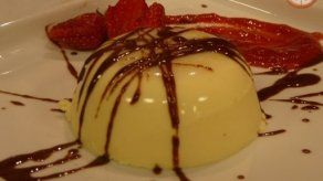Panacota con salsa de Fresas y Chocolate