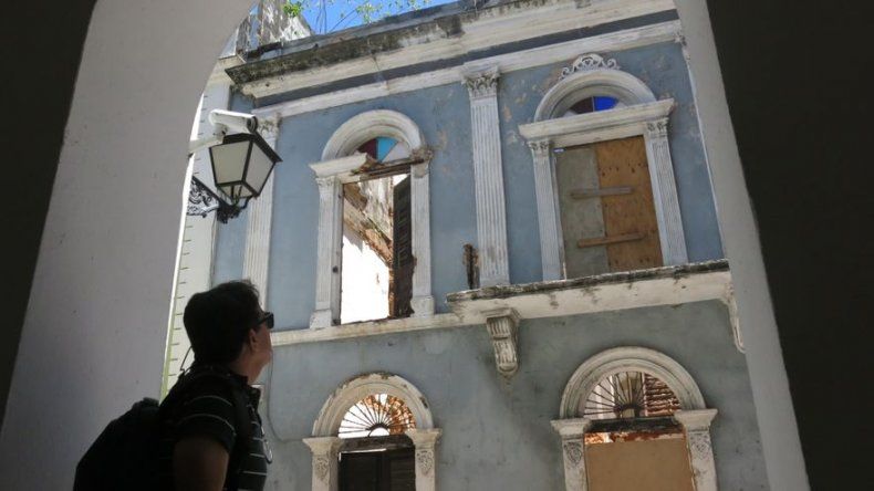 Un Puerto Rico en crisis lucha por salvar lugares históricos