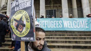 Jueces examinan veto migratorio decretado por Trump