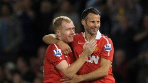 Scholes ayudará a Giggs a entrenar al Manchester United