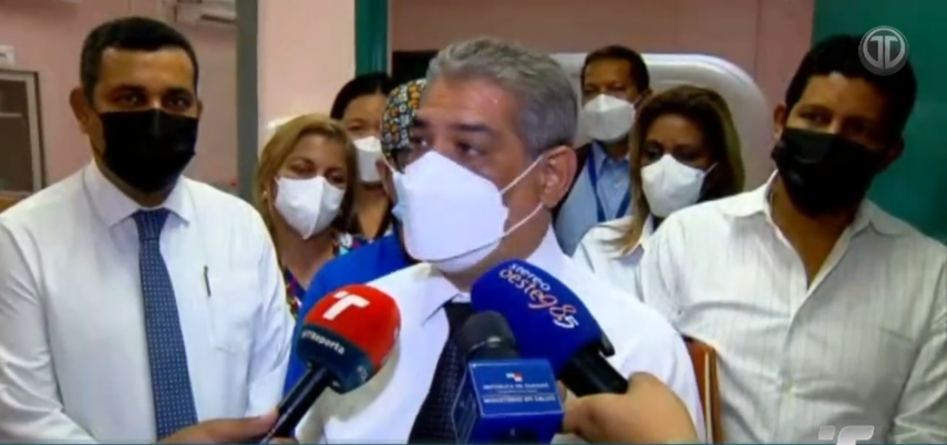 Ministro de salud inspecciona el Hospital Regional Nicolás A. Solano.