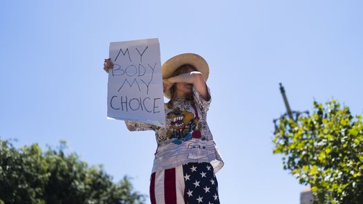 Un hombre de 27 años está acusado de violar a la menor. Su caso destacó después de que la semana pasada el presidente Joe Biden expresó su simpatía por la niña al firmar una orden ejecutiva que protege el acceso al aborto