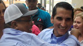 Expresidente Martinelli y su esposa felicitan a Roux por triunfo en primarias del CD