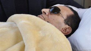 Funcionario: Se deteriora la salud de Mubarak en la cárcel