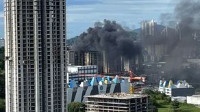 Los Bomberos  evacuaron el edificio Z-5 y procedieron a las labores de extinción en el área de la azotea.