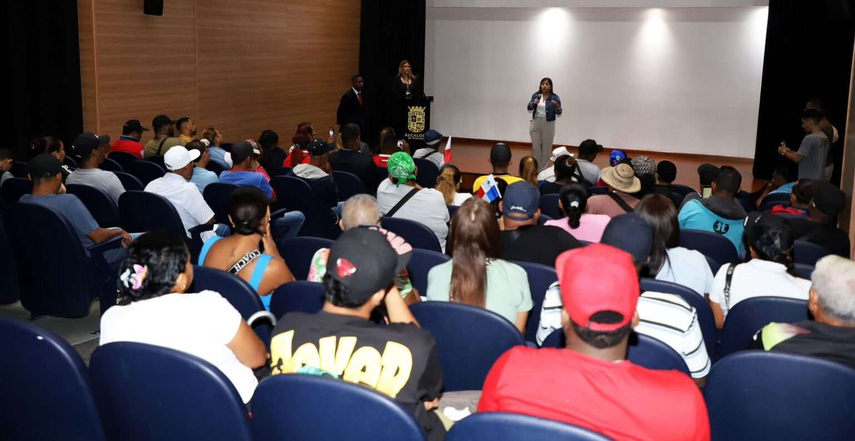 Alcaldía de Panamá suspende desalojos