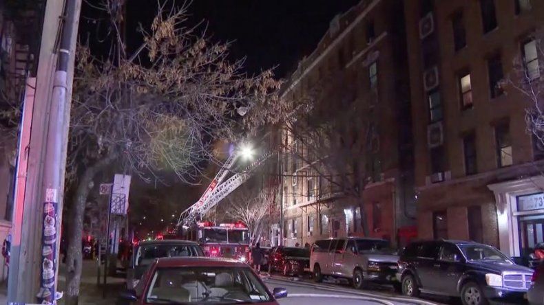 Doce muertos en el peor incendio en décadas en Nueva York