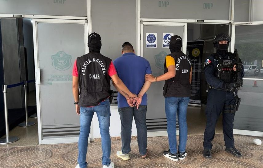 El sospechoso será puesto a órdenes de las autoridades. El sospechoso será puesto a órdenes de las autoridades.