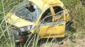 Conductor perdió el control y cayó en un río en la 24 de diciembre