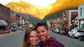 Hilary Swank comparte una rara foto con su misterioso marido