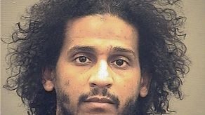 El Shafee Elsheikh, un ciudadano británico acusado de encabezar una operación de secuestro del Estado Islámico que tomó como rehenes a más de 20 personas de países de Occidente entre 2012 y 2015.