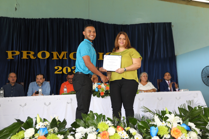 MIDES graduaciones en Chapala