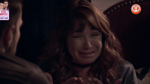 ENFERMERAS | Alex confiesa a sus amigos que se robó a Lucas