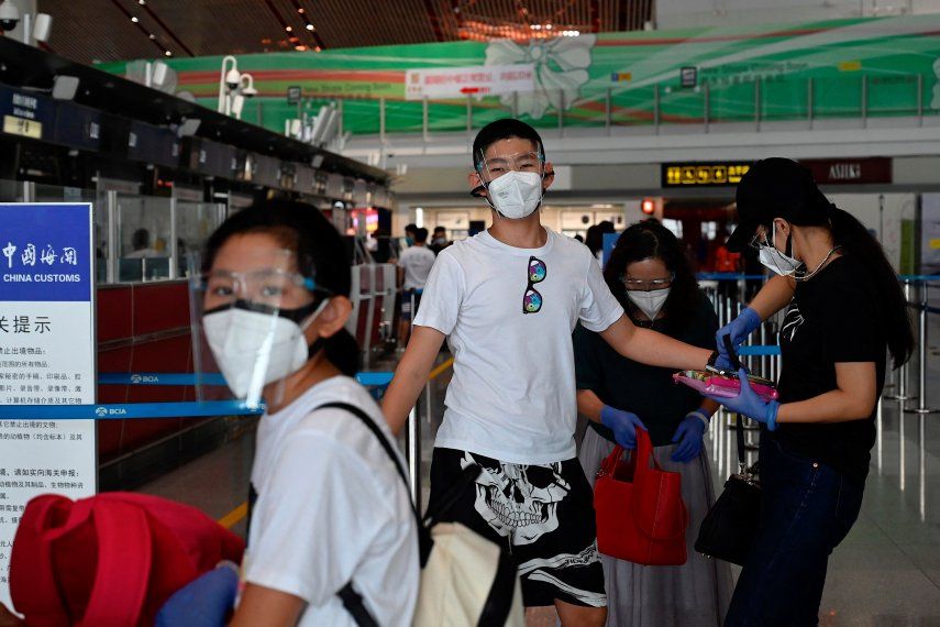 Los brotes en China estarán controlados alrededor del 23 de agosto si se mantienen las actuales medidas de prevención contra el coronavirus.