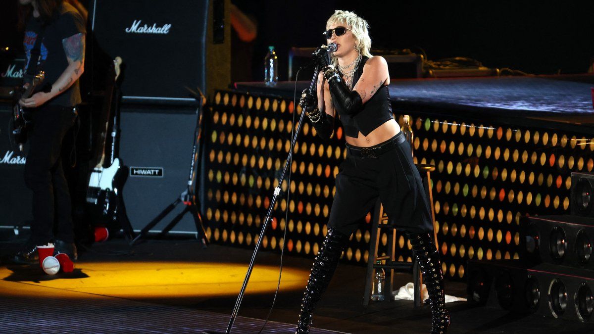 Miley Cyrus se rinde ante Billie Eilish