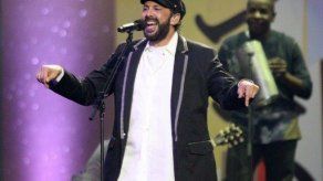 Guerra desmiente haber abandonado iglesia por celos de su esposa