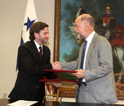 Panamá y EEUU suscriben convenios para fortalecer sector jurídico
