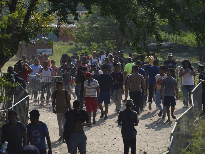 El campamento de migrantes lleva funcionando desde inicios de agosto como centro de expedición de documentos de tránsito a extranjeros.