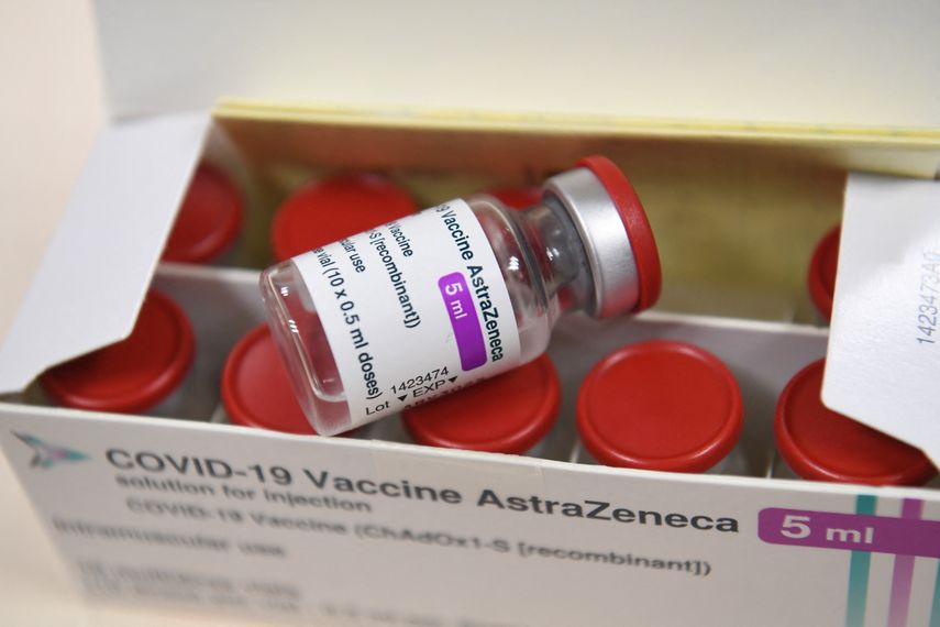 Dosis de vacuna contra el COVID-19 de AstraZeneca.