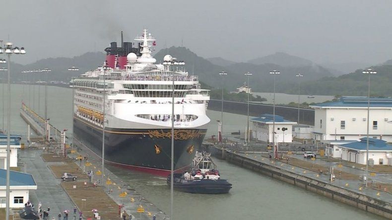 Crucero de Disney, primer buque de pasajeros en transitar por el Canal Ampliado