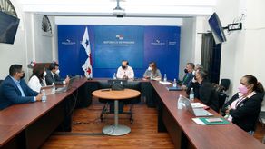 Reunión entre representantes del Ministerio de Salud y&nbsp; de la Federación de Empresas Farmacéuticas.