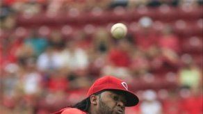 Cueto regresa intratable; Rojos se imponen