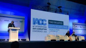 Transparencia Internacional exige castigo para funcionarios corruptos