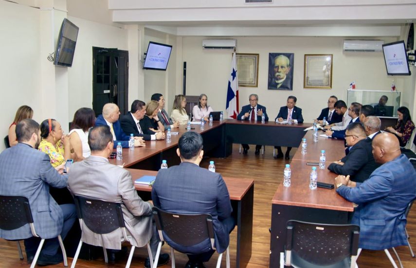 El MINSA designa a los directores regionales de San Miguelito