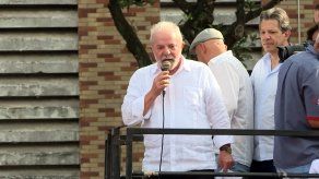 Lula mantiene amplio liderazgo pero Bolsonaro avanza en disputa electoral
