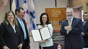 Vicepresidenta panameña es homenajeada en Universidad Hebrea de Jerusalén