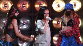 Becky G celebra el último triunfo deportivo de su novio con un trío en Las Vegas