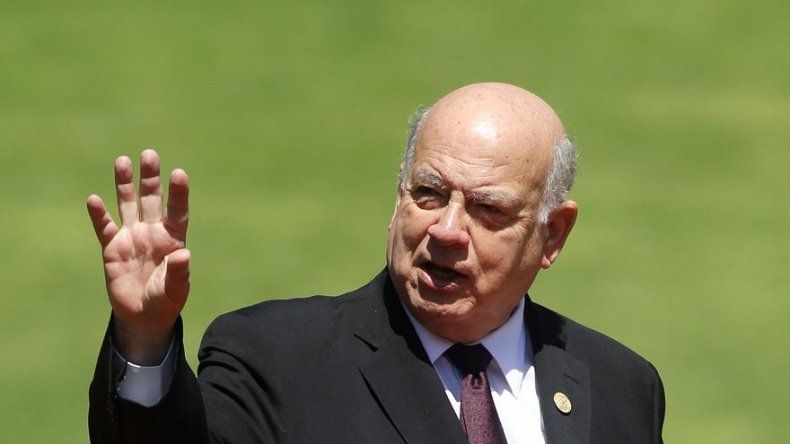Insulza dice que la OEA no está para poner ni para sacar gobiernos