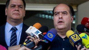 Jefe del Parlamento venezolano dice prioridad en diálogo es canal humanitario