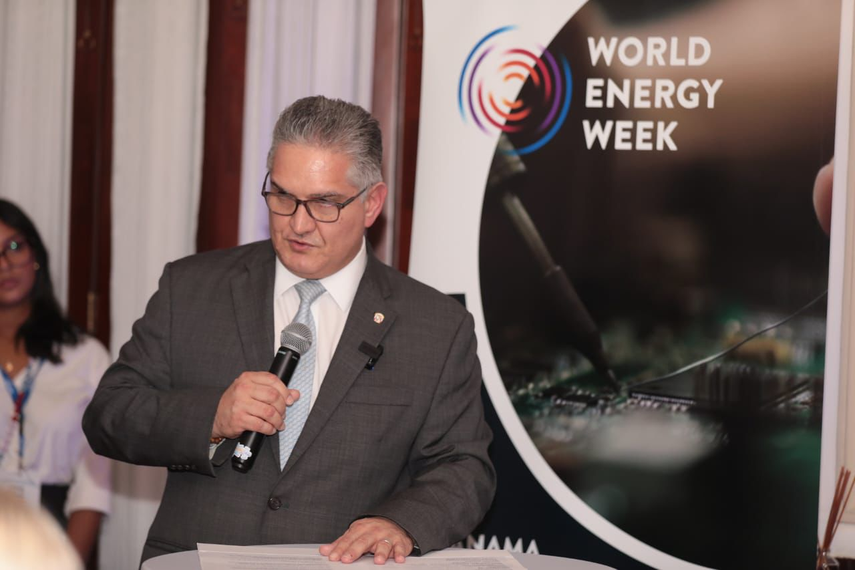 Panamá reafirma su compromiso con la cooperación energética