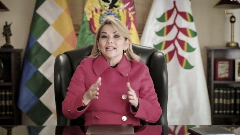 CLAUDIA TORRENS