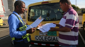 ATTT extiende inspección a buses colegiales hasta febrero ATTT extiende inspección a buses colegiales hasta febrero