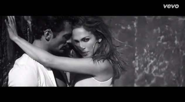 JLo y David Gandy coprotagonizan el tórrido vídeo de First love