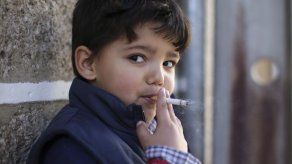 Niños portugueses reciben cigarrillos en Epifanía