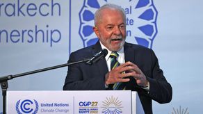 El presidente electo de Brasil, Luiz Inacio Lula da Silva, habla durante la conferencia climática COP27 en la ciudad turística de Sharm el-Sheikh, en el Mar Rojo, en Egipto.