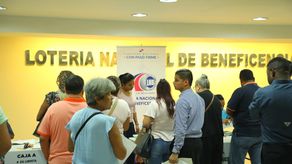 Entrega de bono a los billeteros del país.&nbsp;