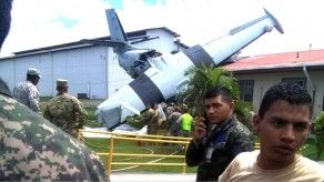 Piloto hondureño muere tras caída avioneta sobre base militar