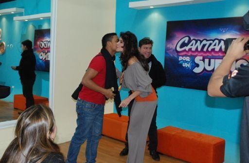 Kiara realiza recorrido y conoce a soñadores de Cantando