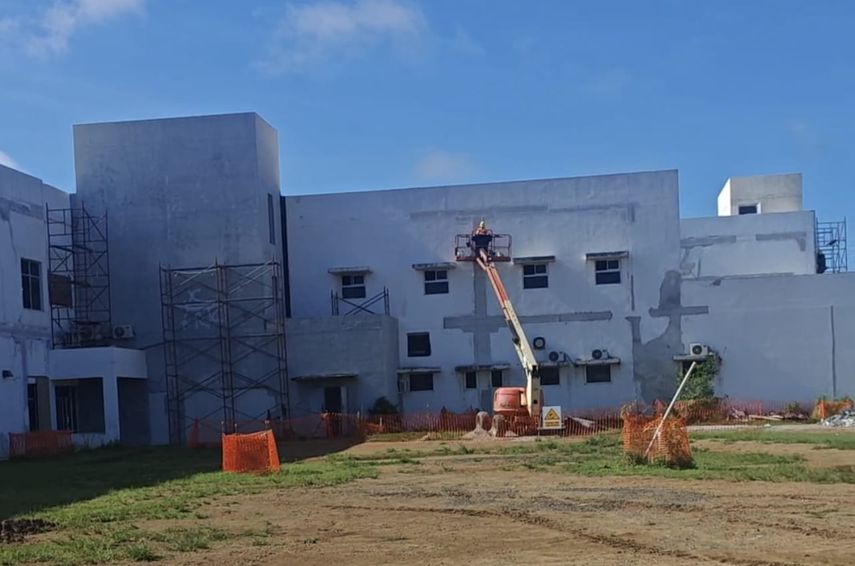 Trabajos de recuperación y mejoras del Hospital Regional Anita Moreno.