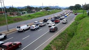 Este movimiento de autos se da con motivo de los días feriados por la celebración de las Fiestas Patrias.